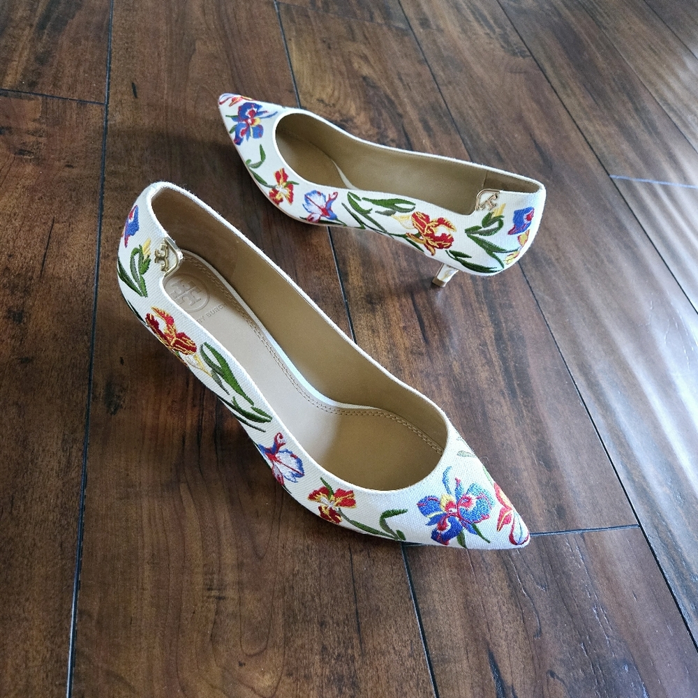 Tory Burch Elizabeth Painted Iris Embroidered Canvas Kitten Heel Pumps Size 8.5M - Picture 11 of 16